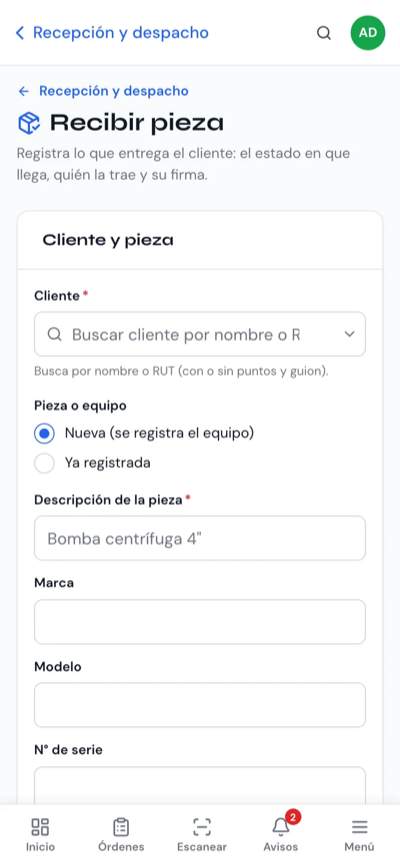 Formulario «Recibir pieza» en un celular, con cliente, pieza, fotos y firma