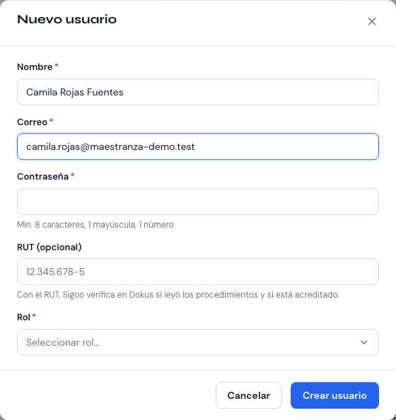 Formulario «Nuevo usuario» con nombre, correo y rol